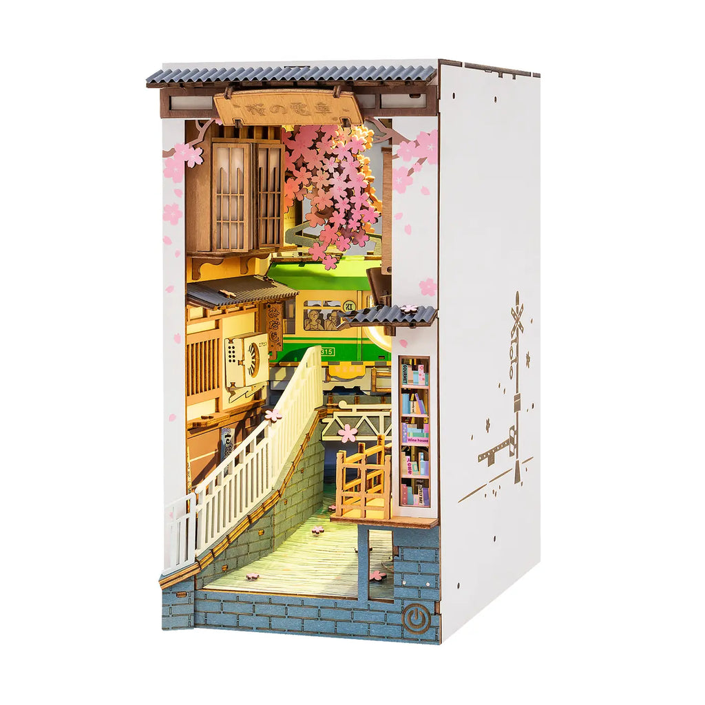 Sakura Densya Book Nook